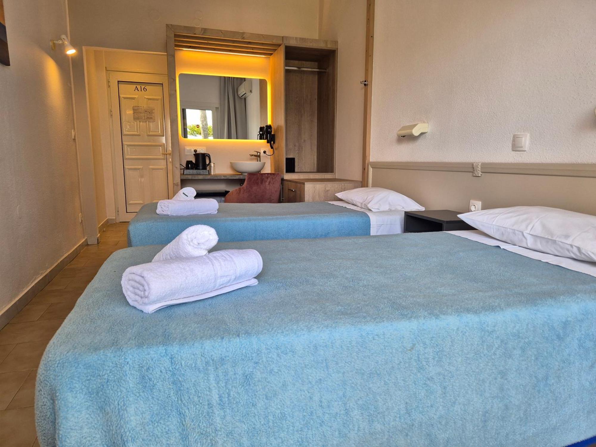 Morfeas Hotel Kávos Екстериор снимка