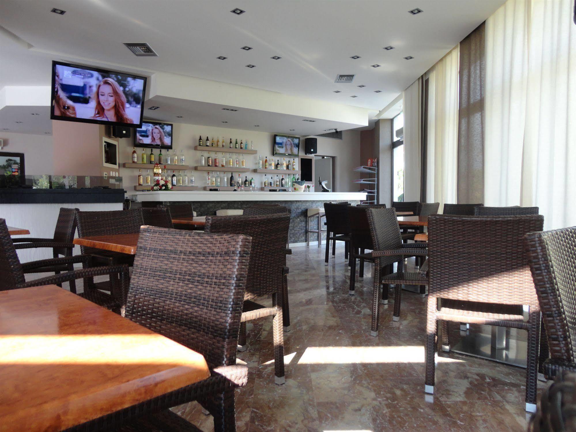 Morfeas Hotel Kávos Екстериор снимка