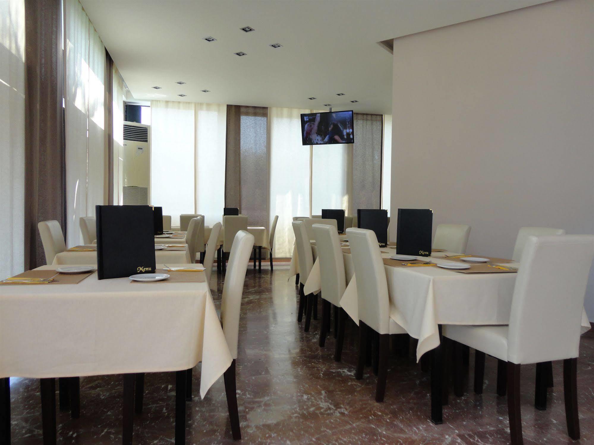 Morfeas Hotel Kávos Екстериор снимка